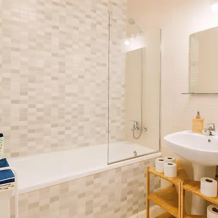 Glow * بوخارست