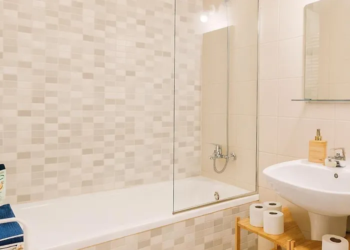 Glow * 布加勒斯特