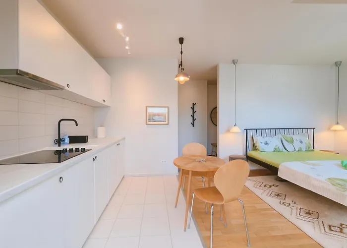 Glow * Бухарест